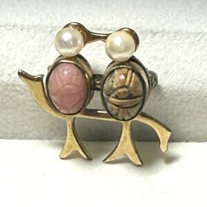 Vintage 1/20 12K GF WRF Scarab Lovebirds Brooch – Pink & Green Stones w/ Pearls